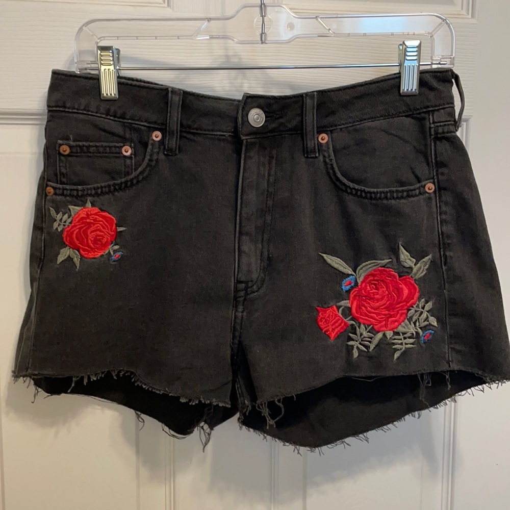 H&M Divided cut off shorts with rose detail